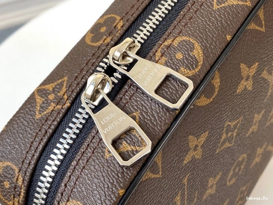 POUCH TOILETRY LOUIS GM VUITTON 0419